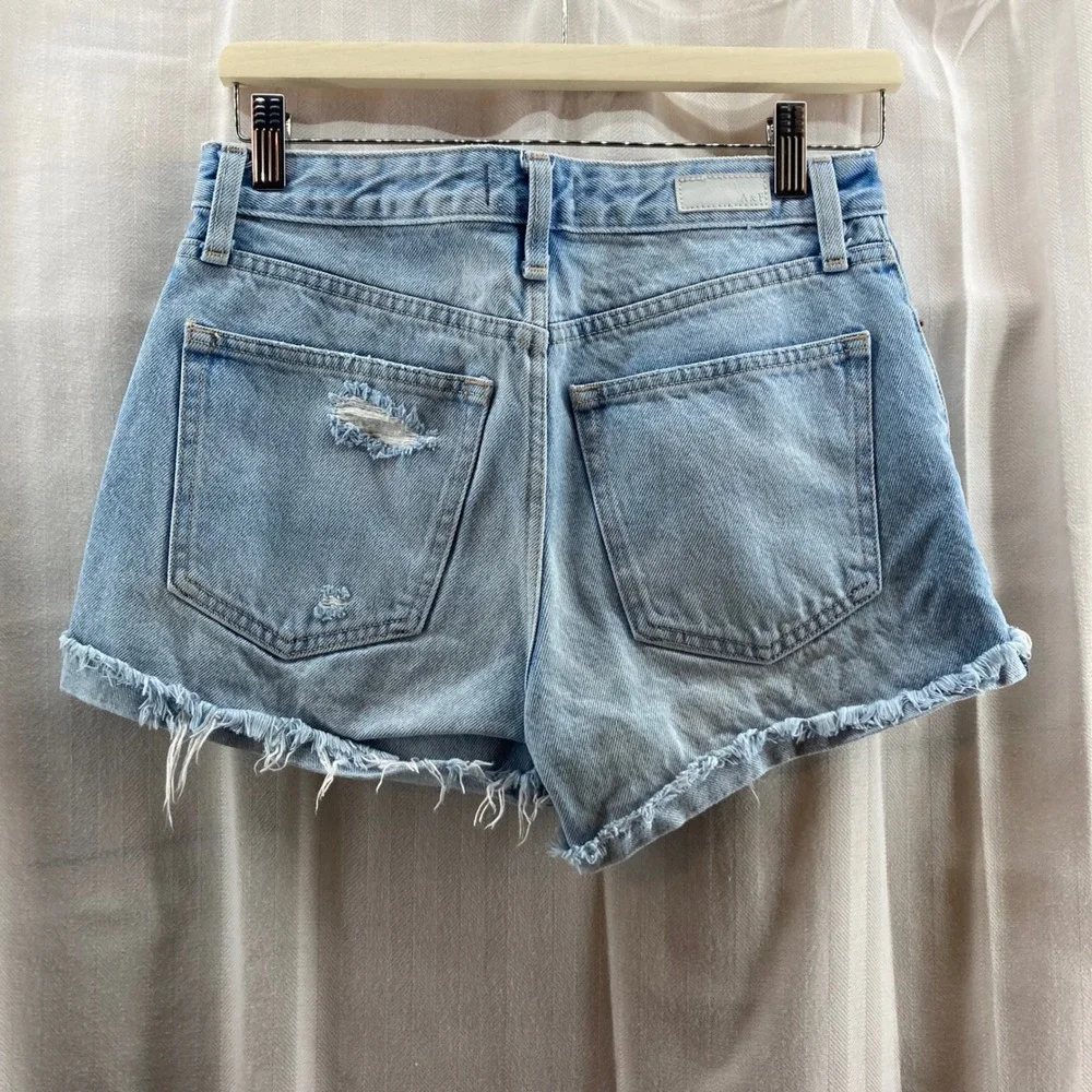 Abercrombie Fitch Mom‎ High Rise Denim Shorts Distressed Frayed Light Wash 26/2